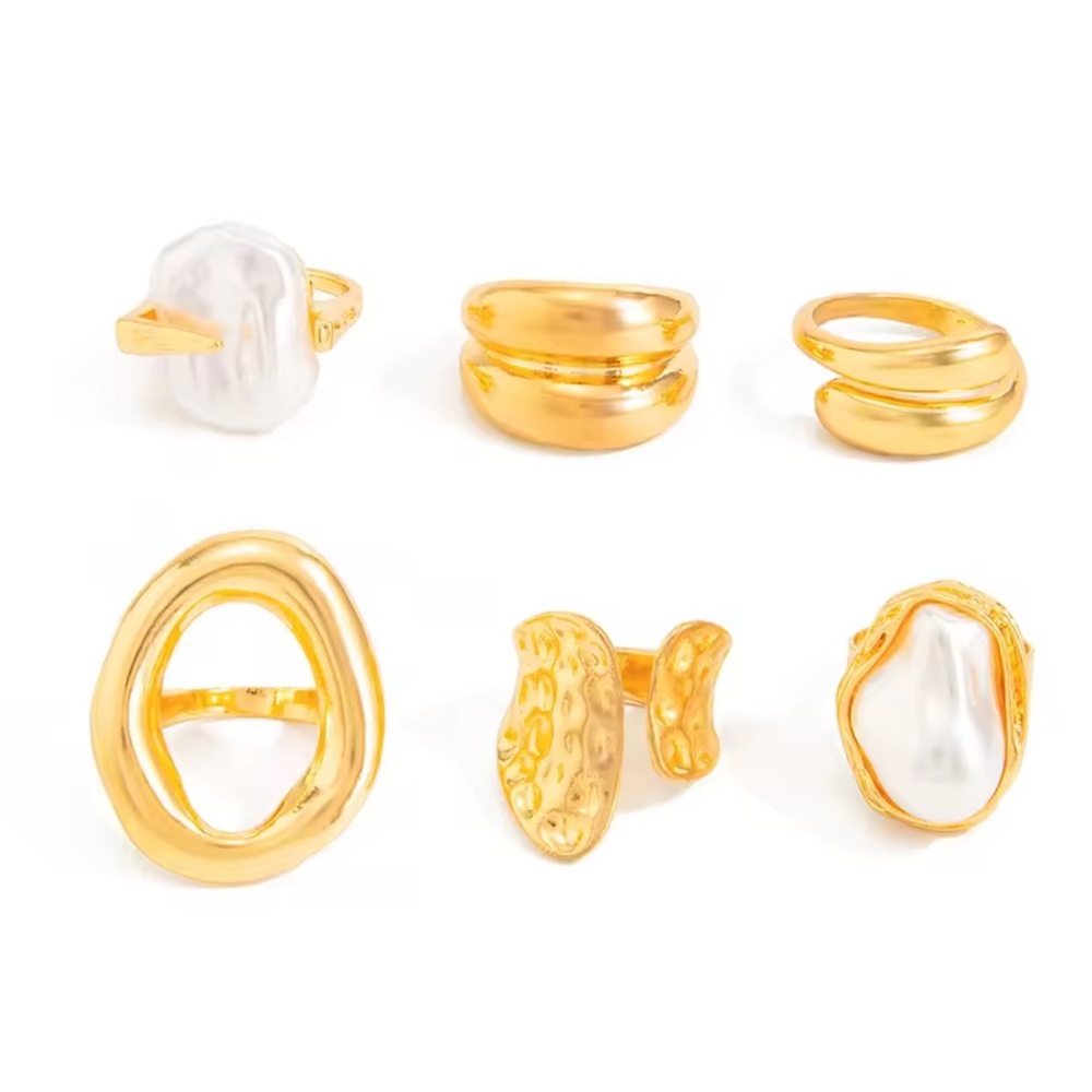 Chunky Gold Statement Ring Set with Baroque Pearl | Luxury Minimalist Jewelry - Picture 3 of 8